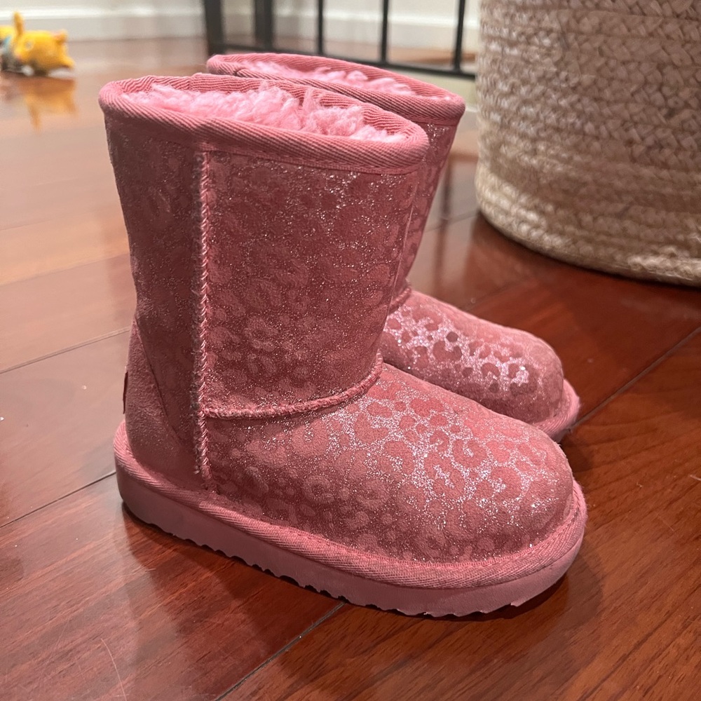 Toddler Ugg size 9